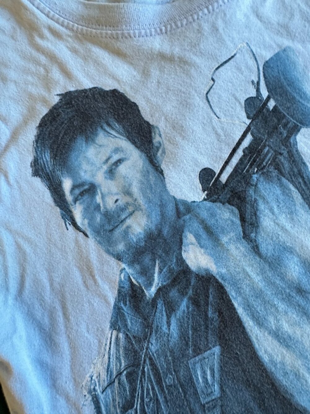 Daryl Dixon T-Shirt - Picture 2 of 3